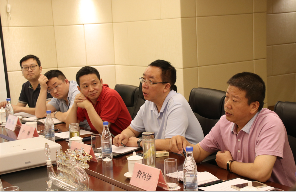 中鐵八局現代物流公司董事長熊渝中蒞臨集團進行業務交流(圖2) 中鐵八局現代物流公司董事長熊渝中蒞臨集團進行業務交流(圖2)