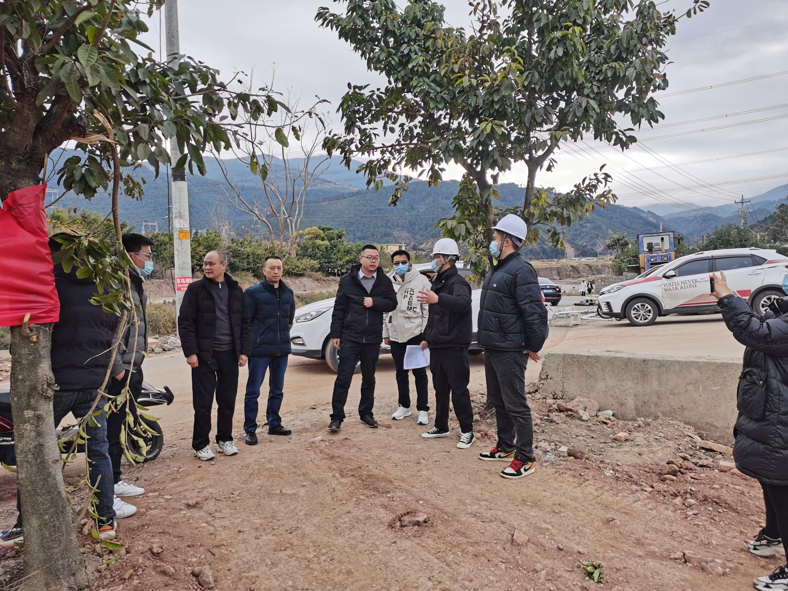 加倍鼓舞 眾志成城戰新春 ——西昌市副市長慰問春節期奮戰在海南鄉村振興二期項目參戰人員(圖1) 加倍鼓舞 眾志成城戰新春 ——西昌市副市長慰問春節期奮戰在海南鄉村振興二期項目參戰人員(圖1)
