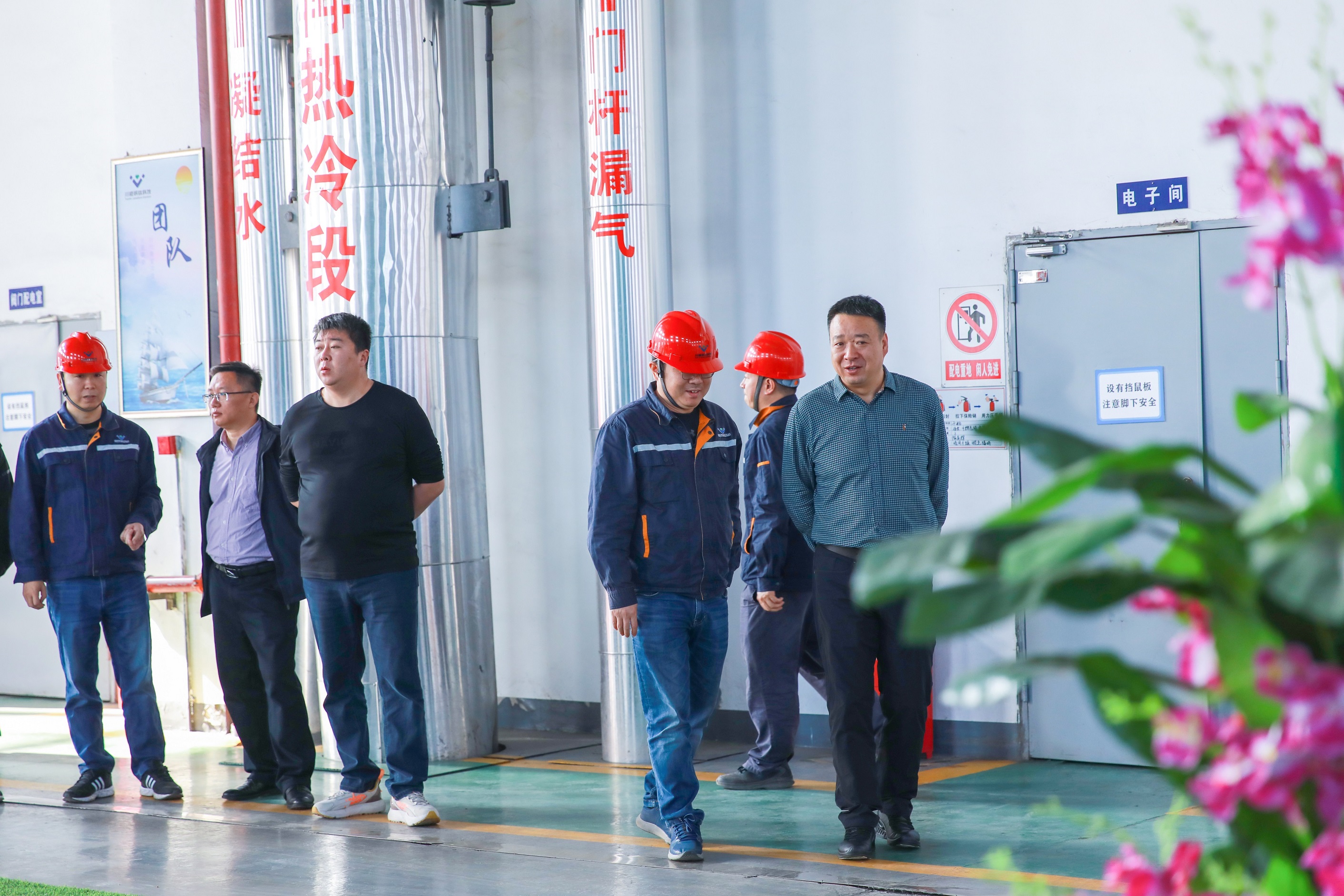 中石化綠源地熱能開發有限公司副總經理陳蒙輝一行到川威調研交流(圖3)