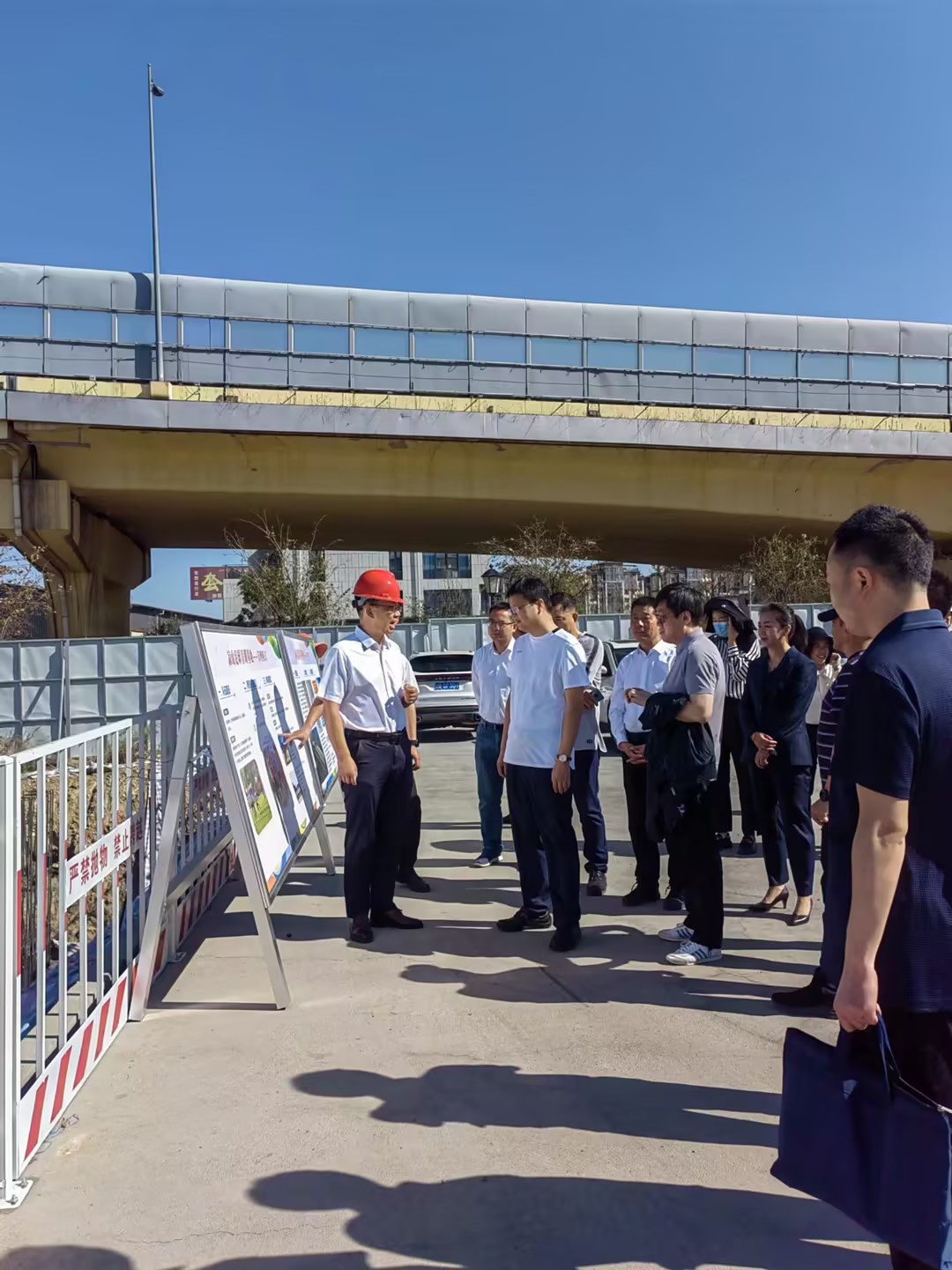 國家體育總局調研 涼山州青少年足球訓練基地項目(圖2) 國家體育總局調研 涼山州青少年足球訓練基地項目(圖2)