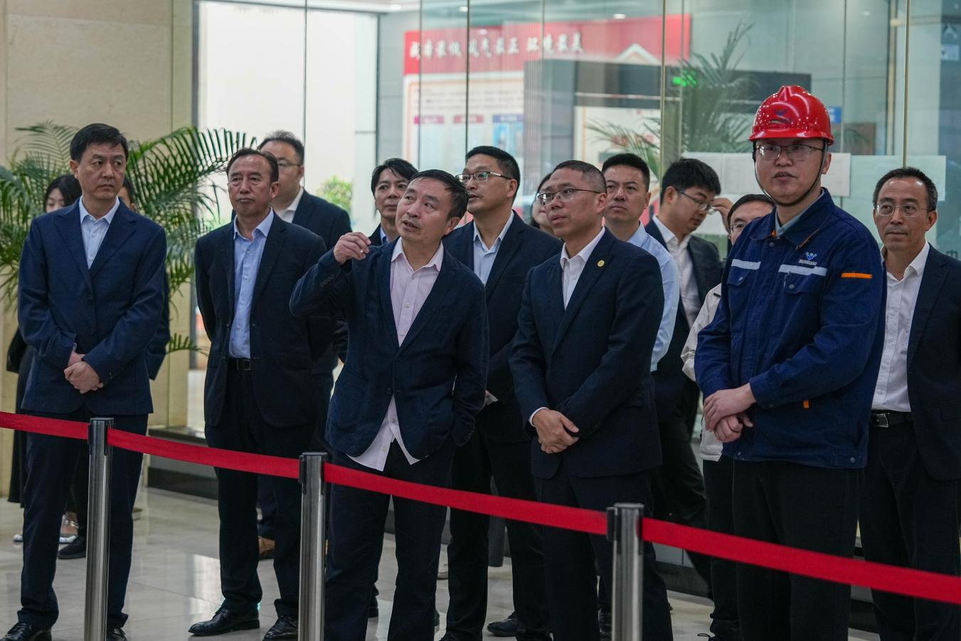 上下同欲迎挑戰 力出一孔搶工期——川威釩鈦科技7#高爐年度計劃中修進入沖刺階段(圖3) 上下同欲迎挑戰 力出一孔搶工期——川威釩鈦科技7#高爐年度計劃中修進入沖刺階段(圖3)