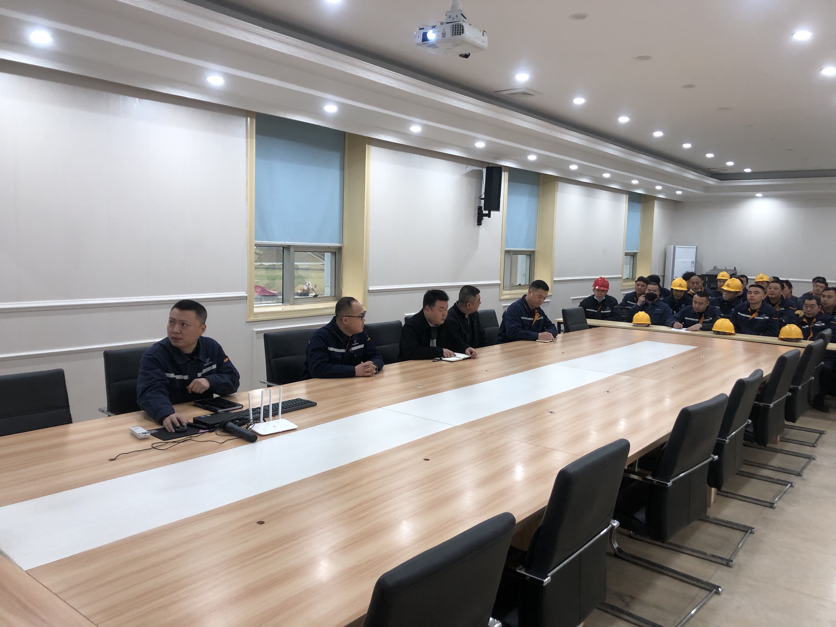 緊盯檢修效益環節 做實降本增效文章——釩鈦科技檢修公司降本推進專題報道(圖2) 緊盯檢修效益環節 做實降本增效文章——釩鈦科技檢修公司降本推進專題報道(圖2)