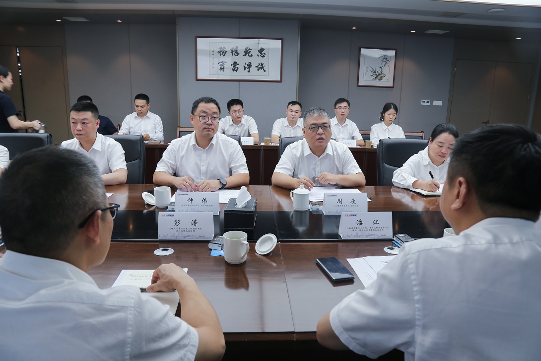 四川興榮能源·四川通宇物流簽署戰略合作協議(圖2) 四川興榮能源·四川通宇物流簽署戰略合作協議(圖2)