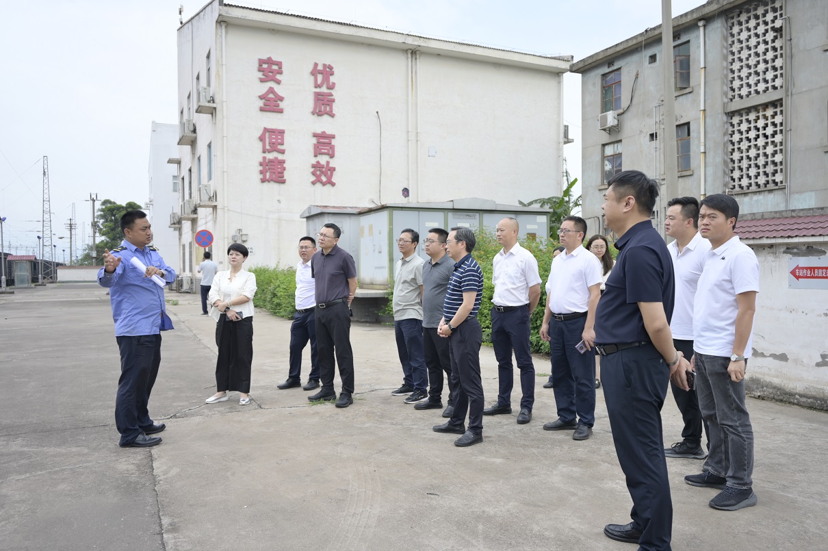搶抓新機(jī)遇,謀求新合作,匯聚新動能——內(nèi)江考察團(tuán)蒞臨通宇物流參觀交流(圖3) 搶抓新機(jī)遇,謀求新合作,匯聚新動能——內(nèi)江考察團(tuán)蒞臨通宇物流參觀交流(圖3)