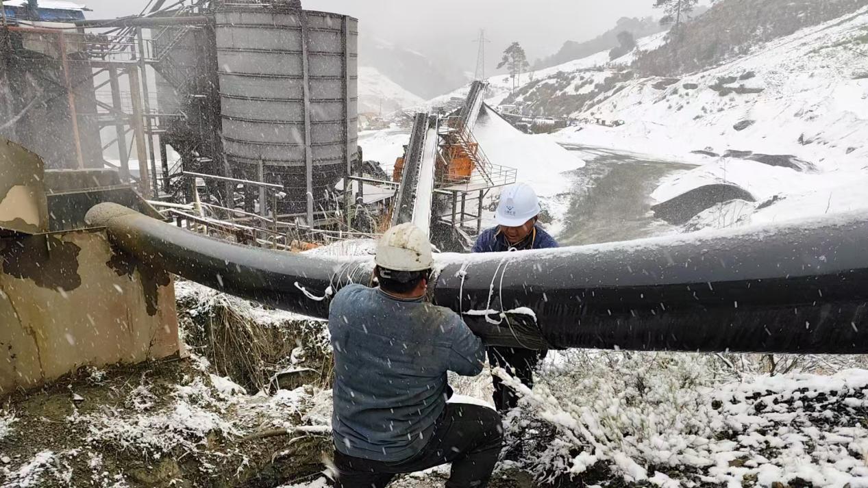 戰(zhàn)風雪，斗嚴寒！ ——聯(lián)鑫礦業(yè)公司會理區(qū)域全力護航節(jié)前安全生產(chǎn)(圖5)